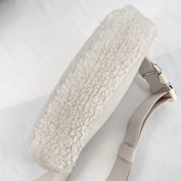 best lululemon crossbody bag dupe Coolest Dupes for the Lululemon Belt Bag